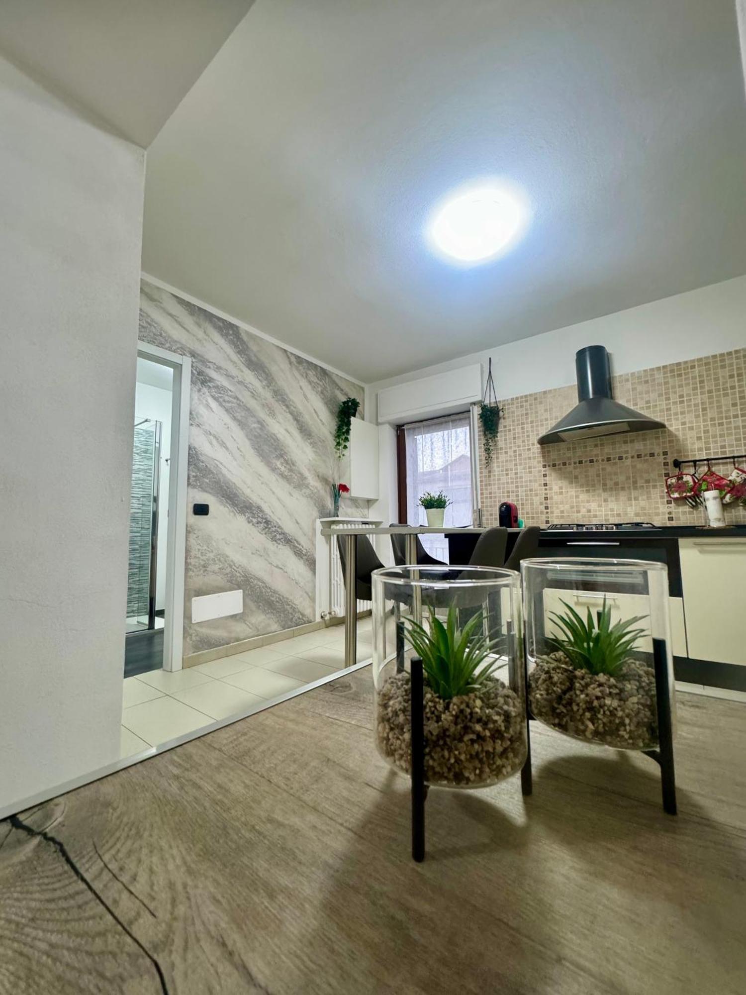 Casa Alessio - Elegante Appartamento Nel Cuore Di Чезано Мадерно Екстериор снимка